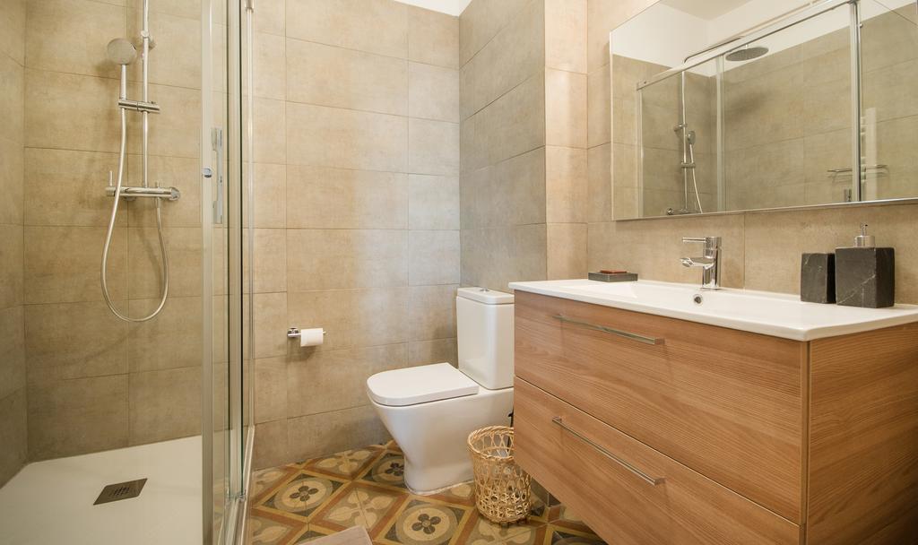 You Stylish Boutique Apartments บาร์เซโลนา ภายนอก รูปภาพ