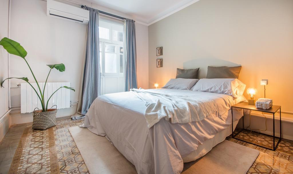 You Stylish Boutique Apartments บาร์เซโลนา ภายนอก รูปภาพ